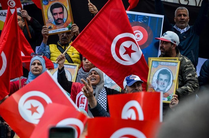 Archivo - Manifestaciones de una coalición opositora tunecina en 2023.
