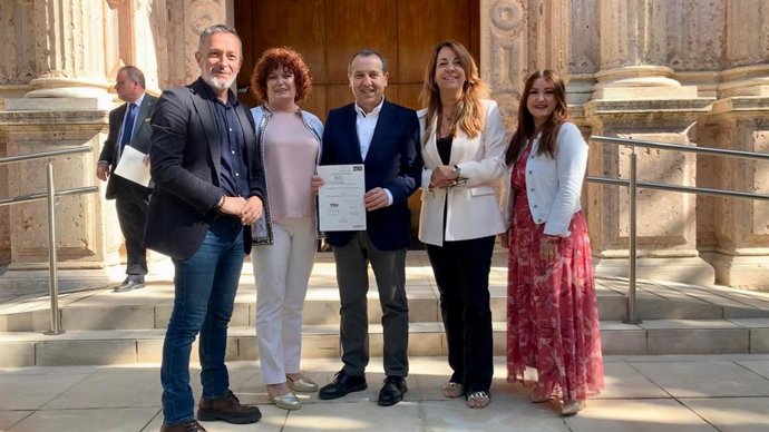 Parlamentarios del PSOE registran una iniciativa para saber los "motivos reales" de la dimisión del segundo jefe del servicio de valoración de la dependencia en seis meses.