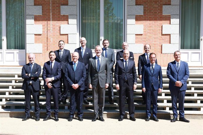 El Rey Felipe VI recibe a representantes del sector automovilístico español en el Palacio de la Zarzuela