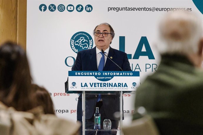 El presidente de la Organización Colegial Veterinaria (OCV), Luis Alberto Calvo, durante el Encuentro informativo de Europa Press ‘La veterinaria, una profesión esencial para la sociedad', a 24 de abril de 2025, en Madrid (España).