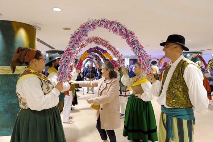 Archivo - Imagen de archivo de la recepción de uno de los festivales de folclore