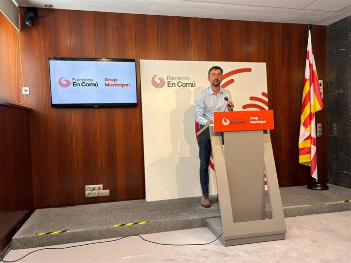El portavoz de BComú, Marc Serra, en rueda de prensa este jueves