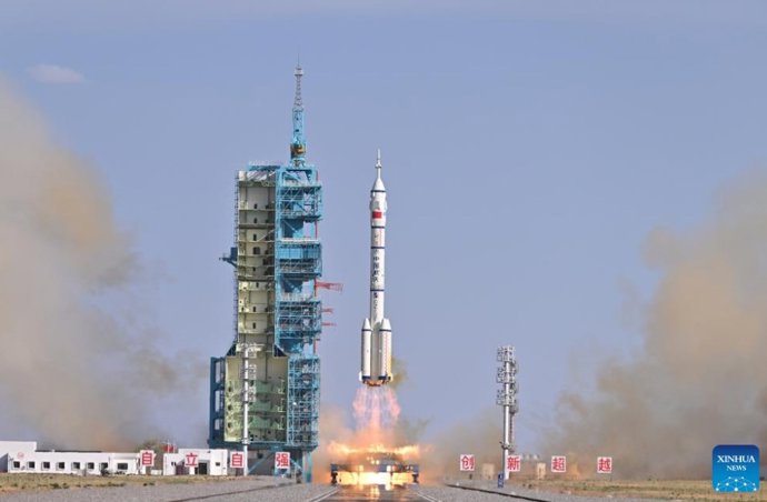 Decolagem da missão Shenzhou-20