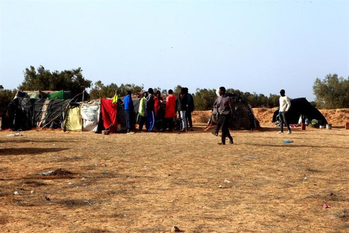 Archivo - Un campamento de personas migrantes en Jebenina, Sfax (Túnez) en 2024