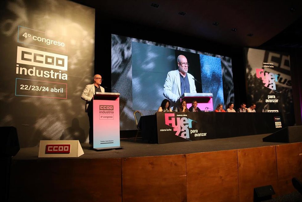 El secretario general de CCOO, Unai Sordo, interviene durante el 4 Congreso de CCOO de Industria, en el Hotel Beatriz, a 24 de abril de 2025, en Toledo, Castilla-La Mancha (España)