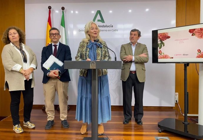 Mercedes colombo presentando la nueva campaña de Agamama.