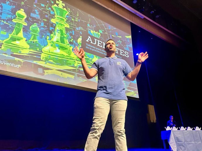 Los talleres impartidos por el campeón malagueño de ajedrez Christian Claros, ha trasladado a las aulas la combinación de las matemáticas con el ajedrez de una manera dinámica y divertida.