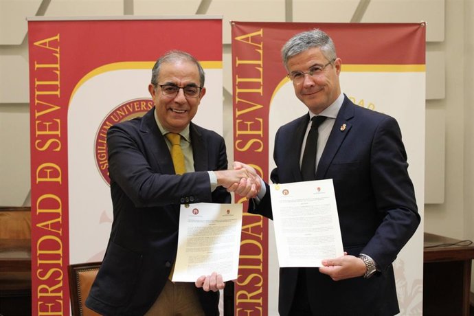 El rector de la US y el alcalde de Valencina, Ramón Peña