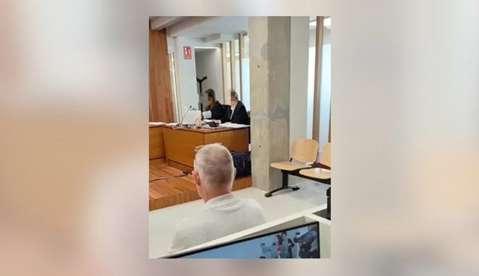 Juicio a un hombre acusado de agredir sexualmente en Vigo, durante años, al hijo de su pareja cuando éste era menor