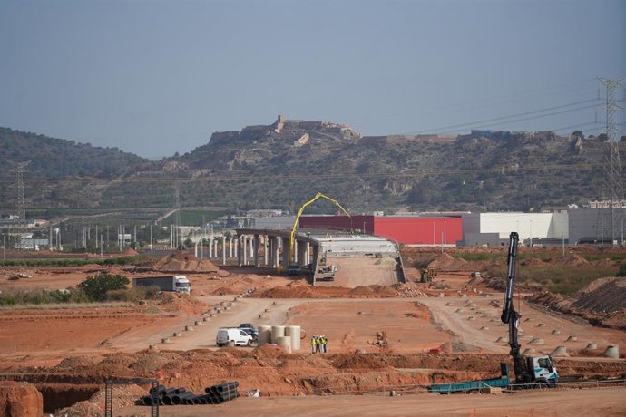 Archivo - Vista de las obras de la gigafactoría de PowerCo Spain, a 18 de julio de 2024, en Valencia, Comunidad Valenciana (España). 