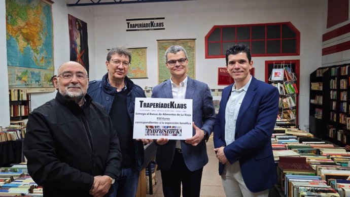 'Traperíadeklaus' Dona Al Banco De Alimentos 910 Euros Sobre La Exposición 'Librostock'