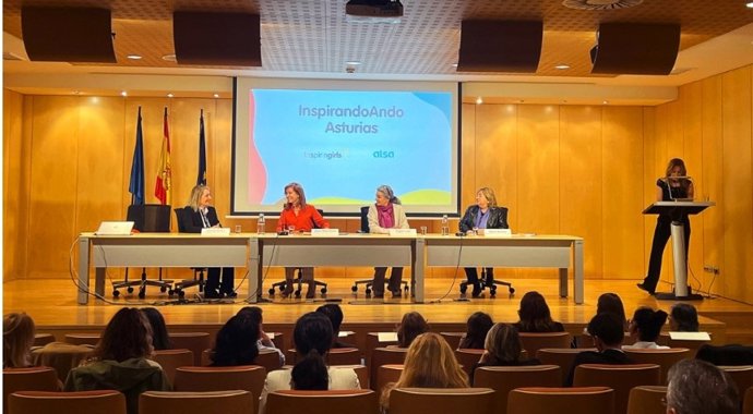 Ana Fernández, Marta Pérez, Ángeles Caso y Marisa Barreno.
