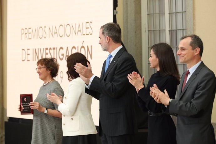 Archivo - Los Reyes, Felipe y Letizia, durante la ceremonia de entrega de los Premios Nacionales de Investigación 2019 en el Palacio Real de El Pardo, en Madrid (España), a 17 de febrero de 2020.