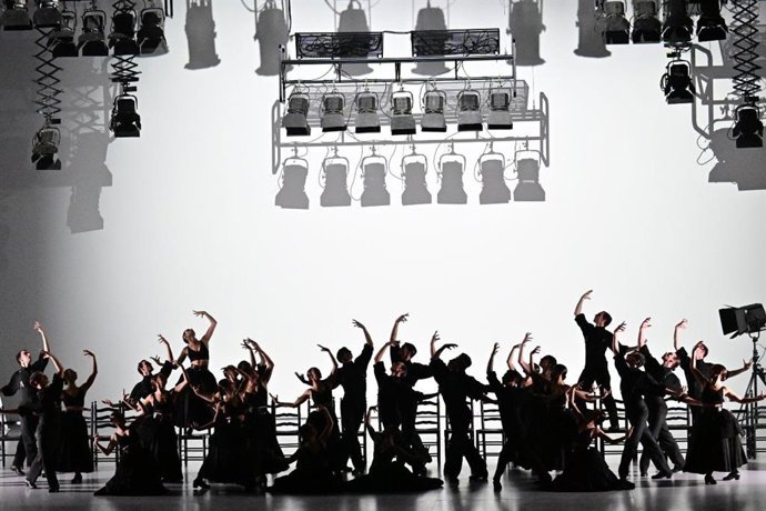 La producción, dirigida por Rubén Olmo, estrena Afanador del 24 de abril al 1 de mayo en Corea del Sur.