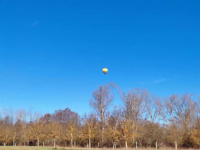 Archivo - Día de febrero sin una nube