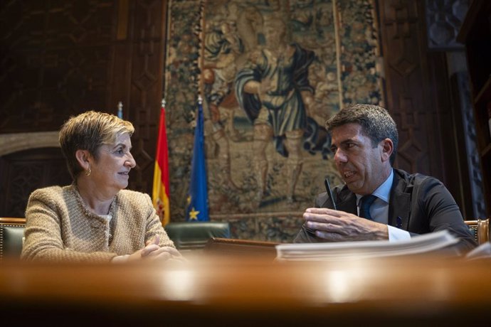Archivo - Arxiu - El president de la Generalitat valenciana, Carlos Mazón, i la consellera d'Innovació, Indústria, Comerç i Turisme de la Generalitat valenciana, Marián Cano, en una imatge d'arxiu