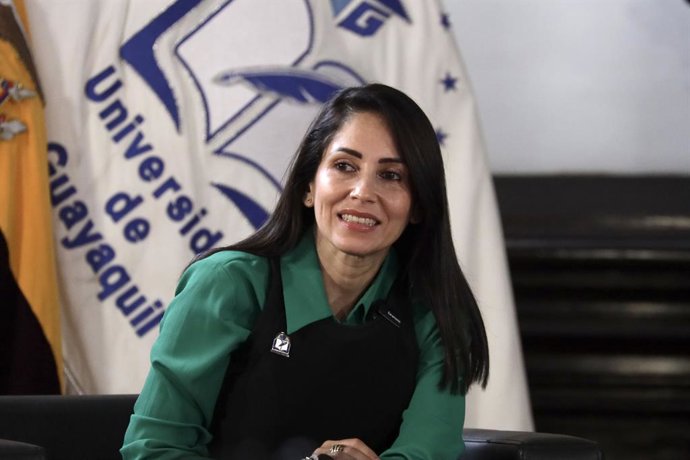 Archivo - 3 de outubro de 2023, Guayaquil, Equador: (INT) A candidata presidencial do Equador, Luisa Gonzalez, fala para estudantes universitários. 03 de setembro de 2023, Guayaquil, Equador: A candidata presidencial do Equador, Luisa Gonzalez, realizou u