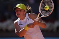 Swiatek sufre más de lo esperado para acceder a la tercera ronda en el Mutua Madrid Open