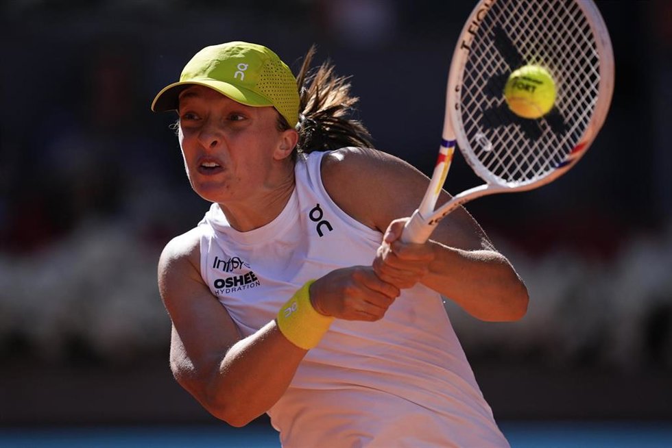 Iga Swiatek of Poland in action against Alexandra Eala of Philippines during the Mutua Madrid Open 2025, ATP Masters 1000 and WTA 1000 tennis tournament, celebrated at Caja Magica on April 24, 2025 in Madrid, Spain.