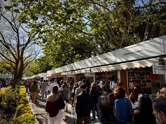 La Fira del Llibre de València abre las puertas de su 60ª edición en los Jardines de Viveros