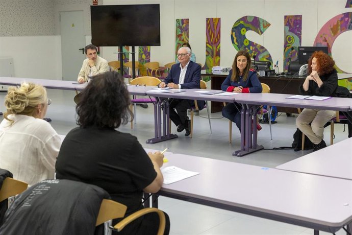 La Consejera De Inclusión Social, Juventud, Familias E Igualdad, Begoña Gómez Del Río, Preside El Consejo Del Pueblo Gitano.