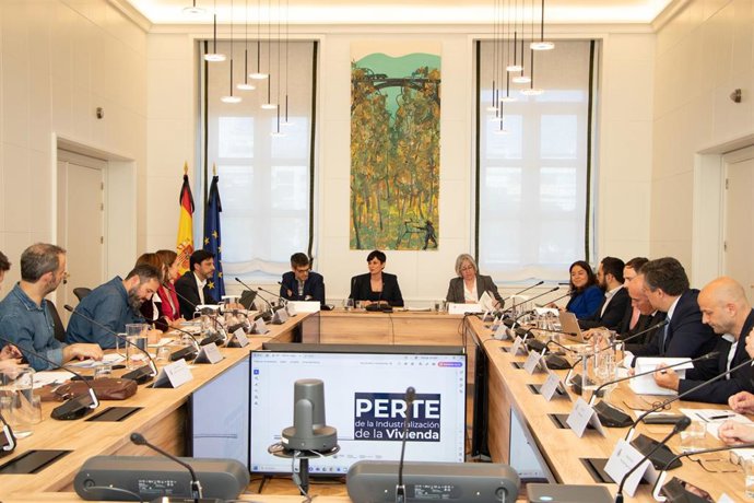 Isabel Rodríguez presenta a la patronal y sindicatos el Perte de la industrialización de la vivienda