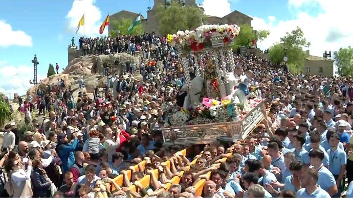 Imagen de archivo de la Virgen de la Cabeza en procesión. 