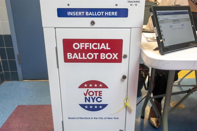 Archivo - Una máquina electoral en Estados Unidos