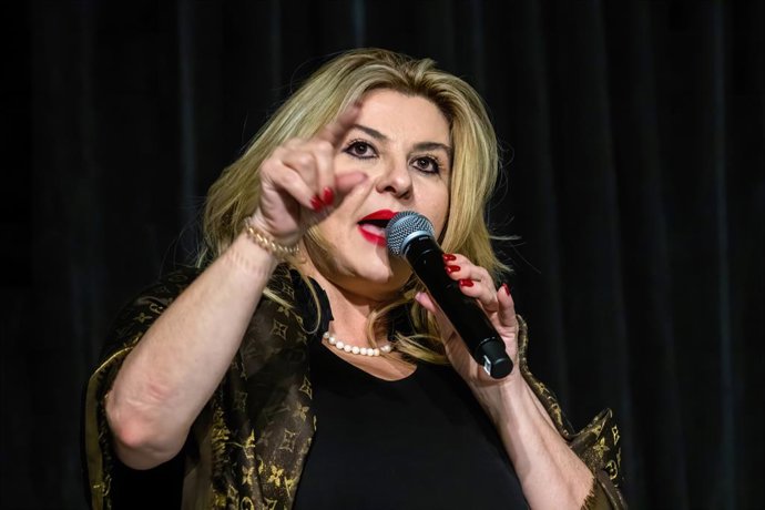 Archivo - Arquivo - 6 de janeiro de 2022, Reno, Nevada, Estados Unidos: Michele Fiore vista discursando no debate dos candidatos republicanos a governador. Os candidatos republicanos a governador se reuniram para um debate no salão de festas de um cassino