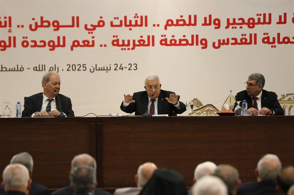 El presidente de la Autoridad Palestina, Mahmud Abbas, durante la reunión del Consejo Central de la OLP en Ramala, Cisjordania