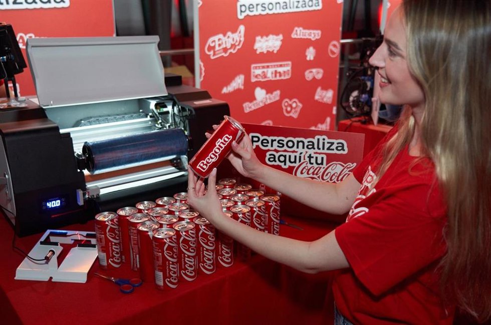 Coca-Cola lanza la campaña 'Comparte una Coca-Cola con'
