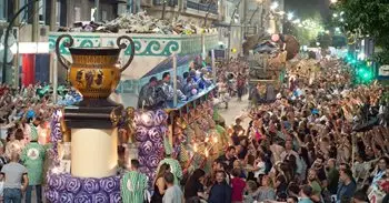 ¿Una Sardina en llamas? ¿Mitología desfilando? Descubre la fiesta primaveral más original y divertida en Murcia