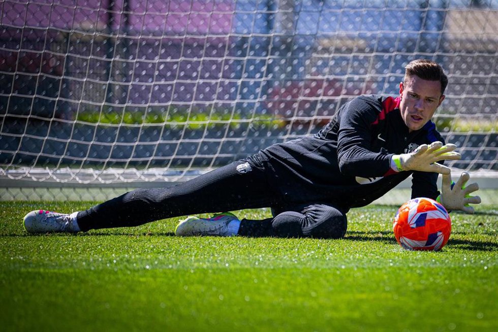 El portero del FC Barcelona Marc-André ter Stegen en un entrenamiento en abril de 2025