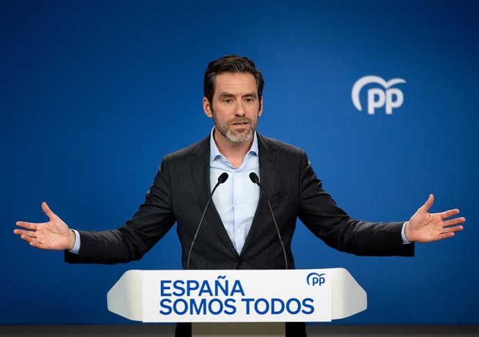 Archivo - Arquivo - O vice-secretário de Cultura e porta-voz do Partido Popular, Borja Sémper, durante uma coletiva de imprensa após a reunião do Comitê Diretivo do Partido Popular, na sede nacional do PP, em 7 de janeiro de 2024, em Madri (Espanha). O r