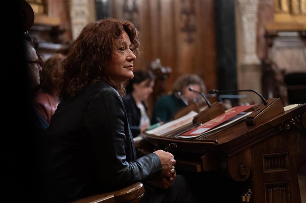 La primera teniente de alcalde de Barcelona, Laia Bonet, durante un pleno en el Ayuntamiento de Barcelona, a 28 de marzo de 2025, en Barcelona, Catalunya (España). El Ayuntamiento de Barcelona aborda hoy el tercer pleno de 2025 con la mirada puesta sobr