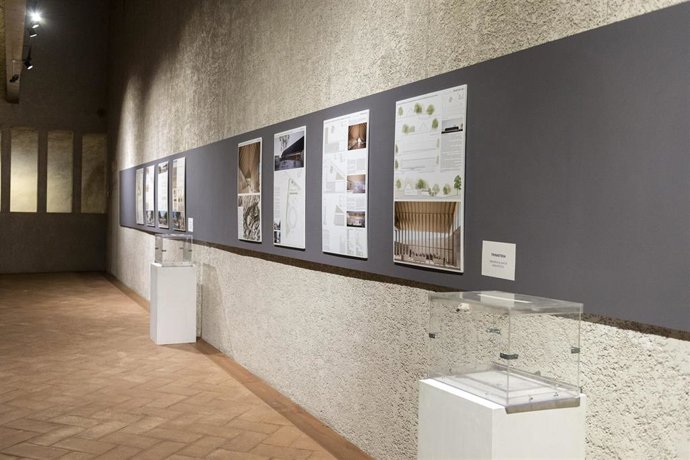 Archivo - Exposición de los proyectos del centro.