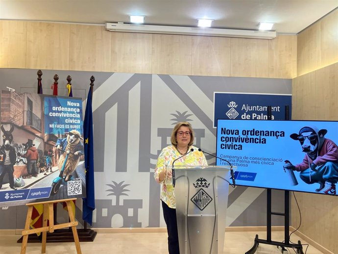 La portavoz del Ayuntamiento de Palma, Mercedes Celeste, este viernes en rueda de prensa.