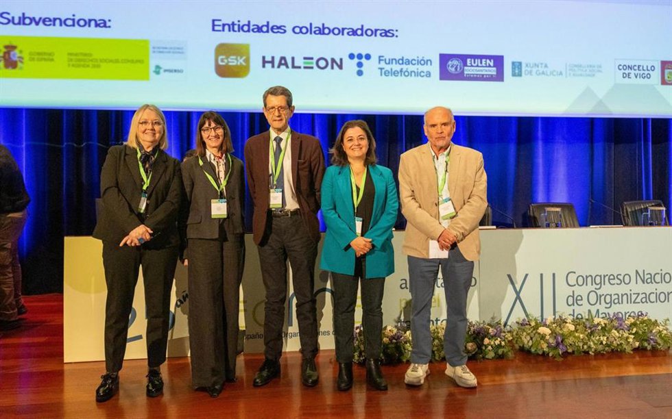 Mesa redonda Espacios y servicios amigables con las personas mayores