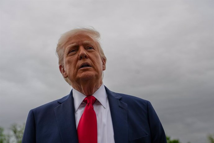 21 de abril de 2025, EUA, Washington: O presidente dos EUA, Donald Trump, fala aos repórteres durante o Easter Egg Roll anual da Casa Branca, no gramado sul da Casa Branca. Foto: Andrew Leyden/ZUMA Press Wire/dpa