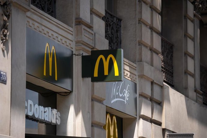 Archivo - Un restaurante de la franquicia McDonalds 