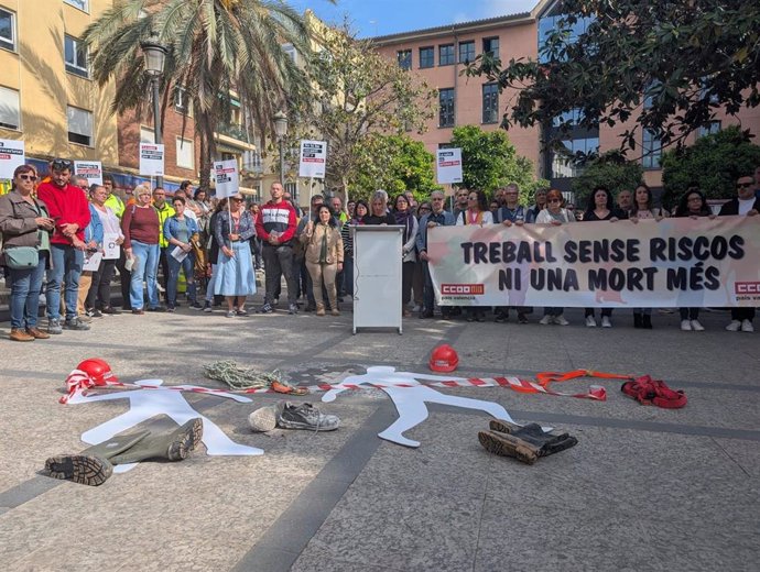 CCOO PV celebra un acto para recordar a las trabajadoras y trabajadores afectados por la dana, con motivo del Día Mundial de la Seguridad y la Salud en el Trabajo