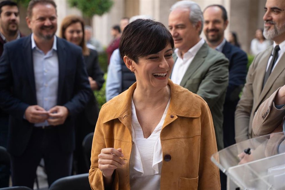 La ministra de Vivienda y Agenda Urbana, Isabel Rodríguez, durante un encuentro con los alcaldes y alcaldesas de los municipios afectados por la dana en Valncia.