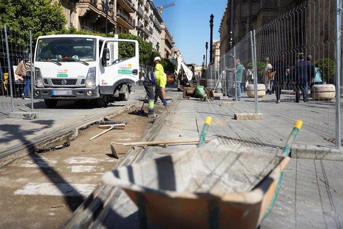 Obras en el trazado ferroviario en la Avenida de la Constitución (imagen de archivo).