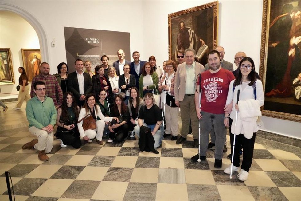 Visita a la exposición 'Tesoros. Museo de Santa Cruz'.