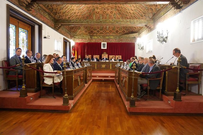 Pleno de la Diputación de Valladolid celebrado este 25 de abril