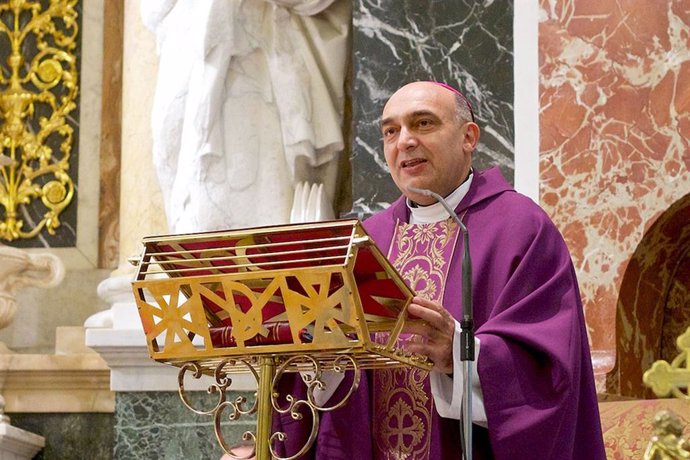 Archivo - El arzobispo de Valencia, monseñor Enrique Benavent, en una imagen de archivo