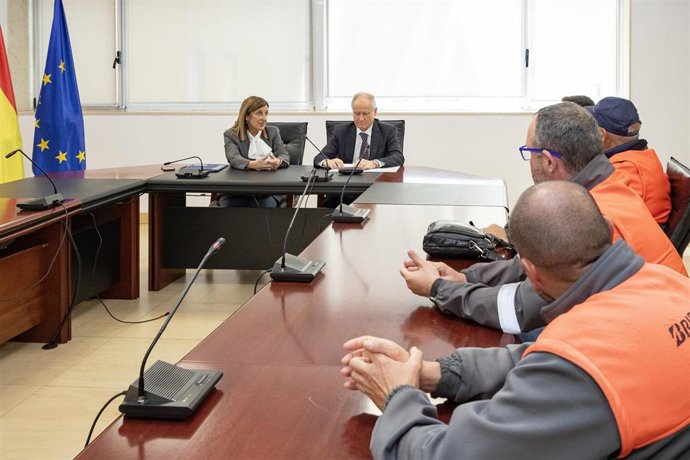 Buruaga y Arasti se reúnen con el comité de empresa de Bridgestone.