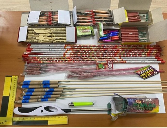 Material incautado a los cinco detenidos.