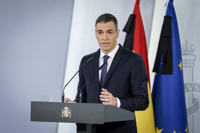 El presidente del Gobierno, Pedro Sánchez, comparece en el Palacio de la Moncloa, a 22 de abril de 2025, en Madrid (España). 