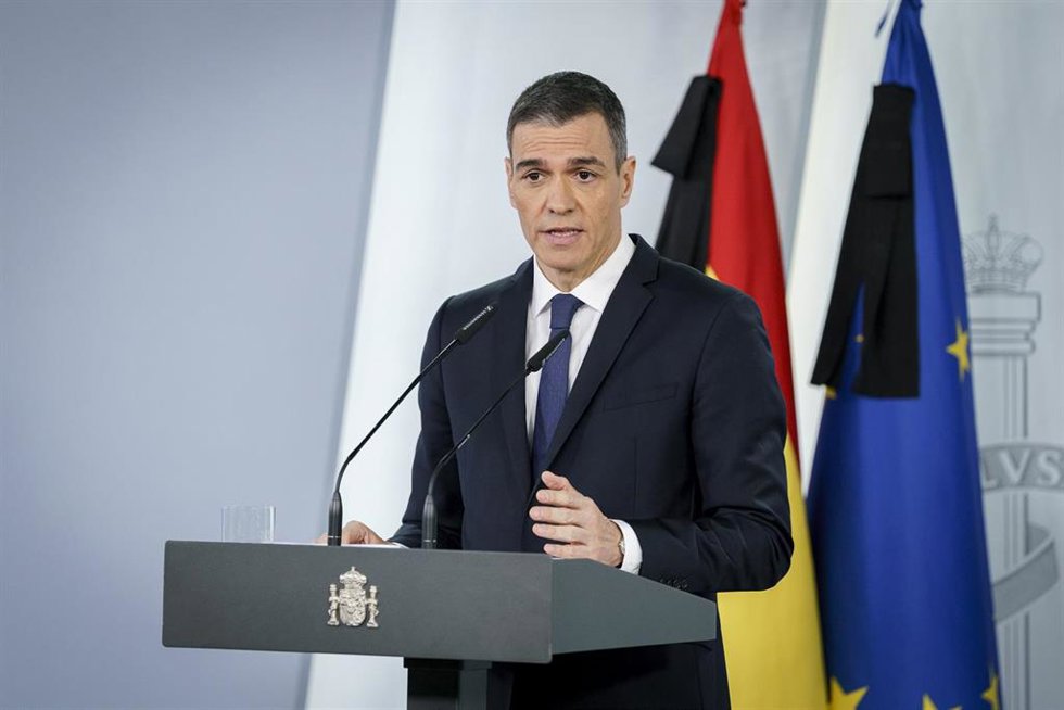 El presidente del Gobierno, Pedro Sánchez, comparece en el Palacio de la Moncloa, a 22 de abril de 2025, en Madrid (España). 